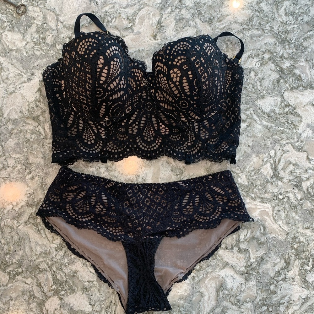 Black lace set-Size 36C/booty panties are a small